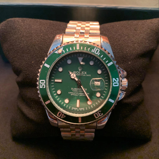 Rolex Submariner Date – Green Dial & Bezel (Hulk Style)
